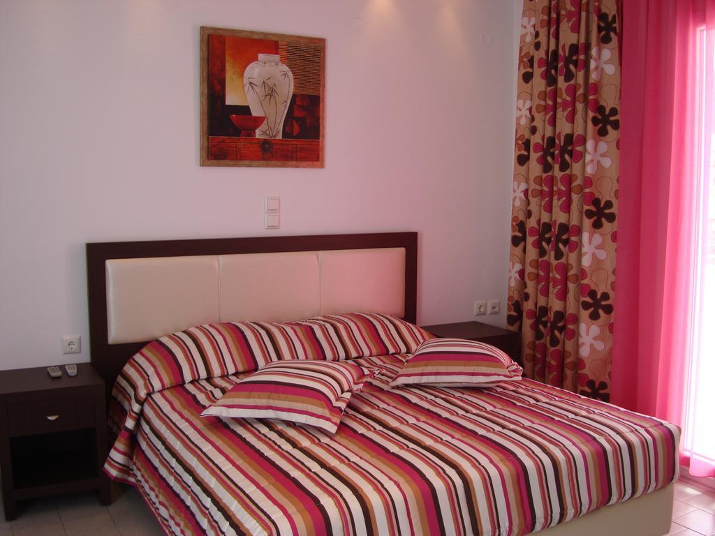Elena Studios & Suites Ornos  Exterior foto